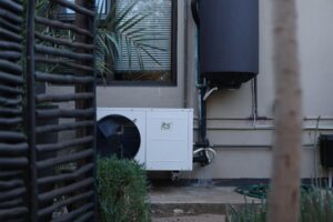 heat pump advantages over traditional heating